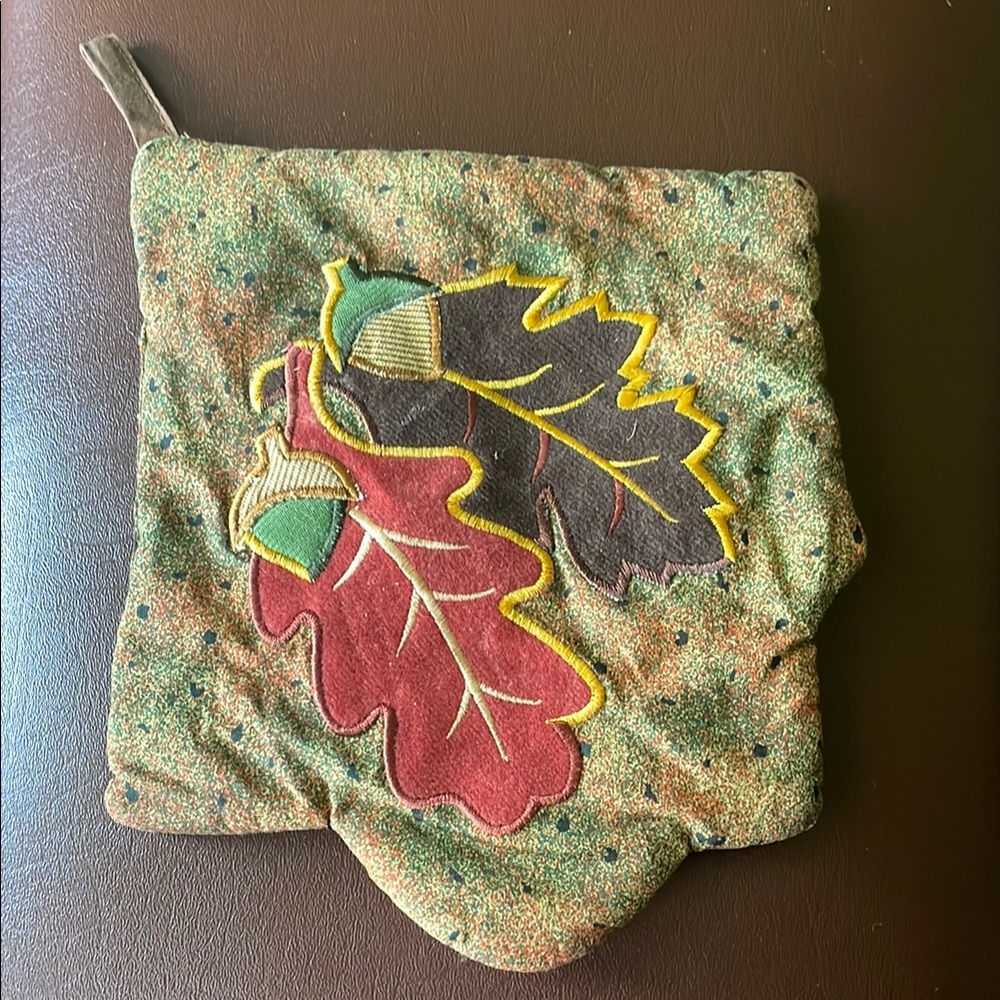 Fall Leaf Patterned Pot Holder